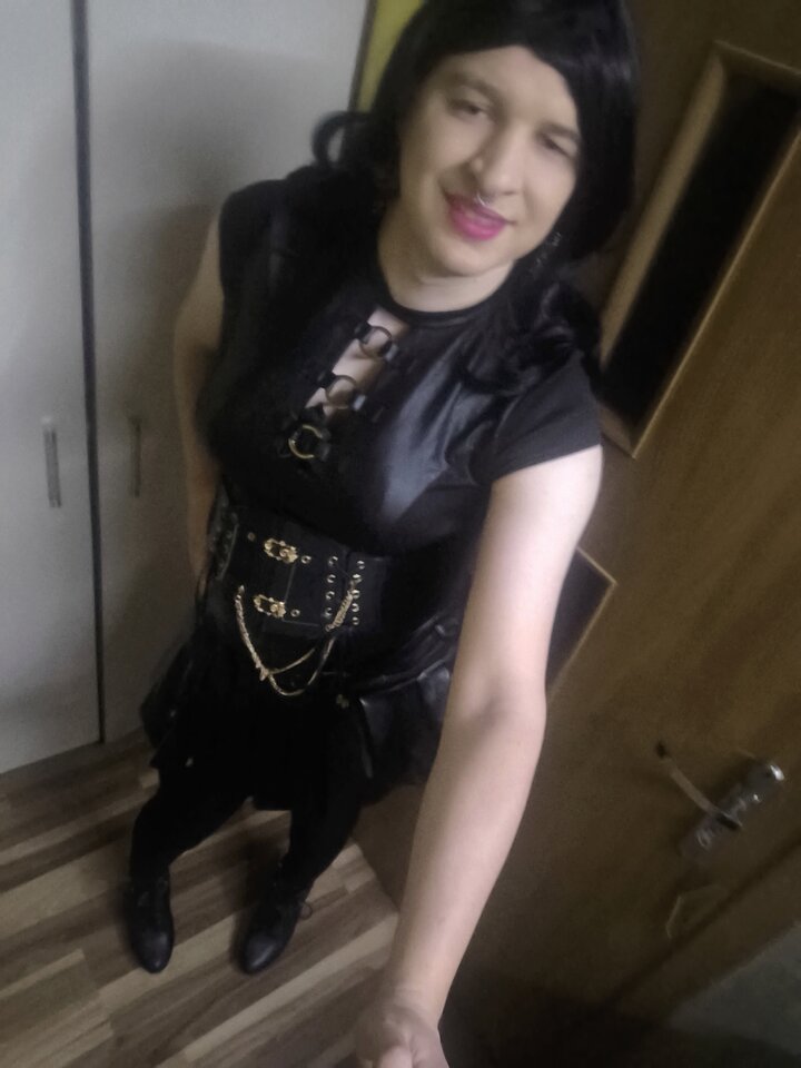 1000021704.jpg - Adriennecross