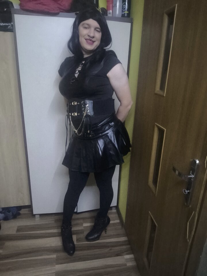 1000021692.jpg - Adriennecross