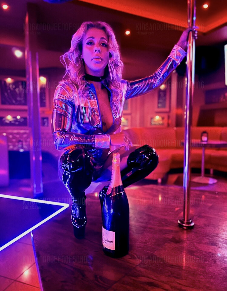 🍾 - KingAndQueenOfSwing