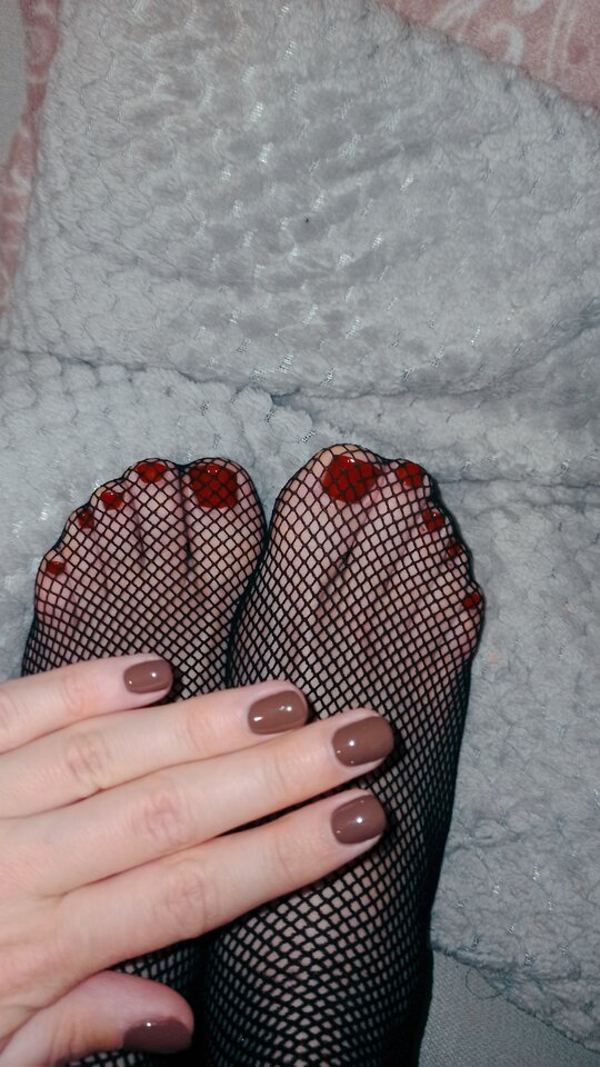 Szukam chętnych na hybrydowe paznokcie u nóg - pierwsze za fre - Kacperczateria