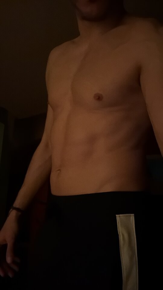 EB8F4D21-3B3D-4C11-8E79-2FB6AF37E92B.jpeg - Horny_boy_czewa