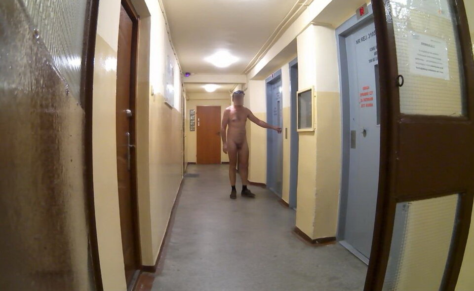 BĘDZIN - przy windzie.mp4_snapshot_00.14_[2026.04.09_14.56.12]. - Krzysztof_cfnm