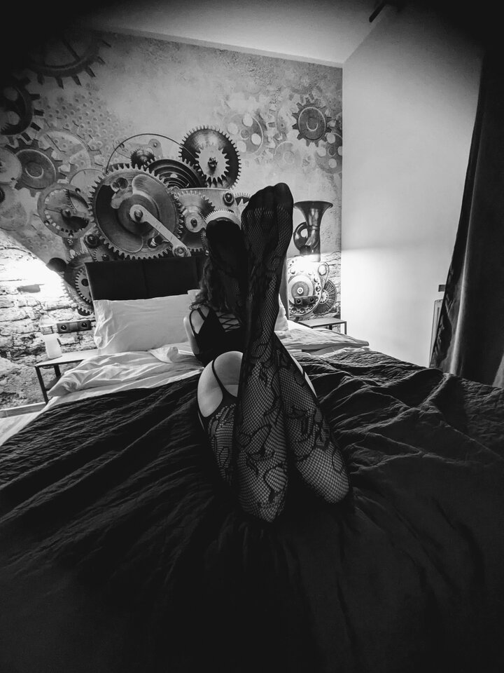 4005.jpg - Twodesiress