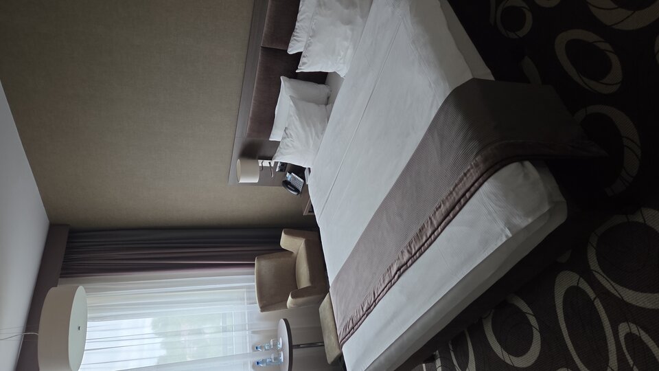 1000008557.jpg - Horgenn