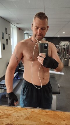 Gdzie jest ciepło Ja się pytam?? Wyjść z tej siłowni w koń