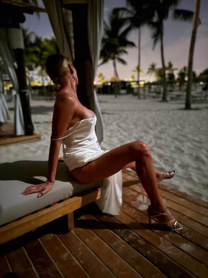 ec8e8207-c064-466b-81a1-0d8b4bd22a66.jpeg - RedwineWhitewine