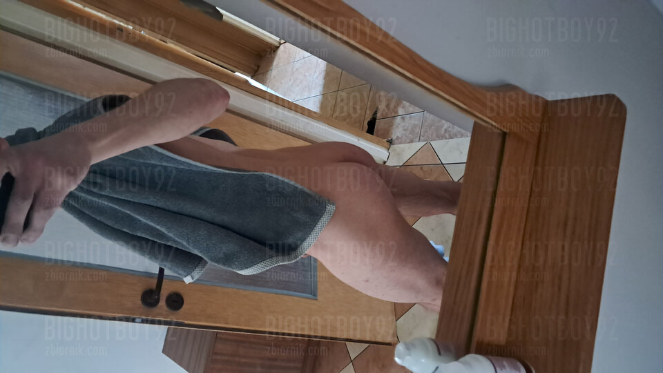 1000008052.jpg - BIGHOTBOY92