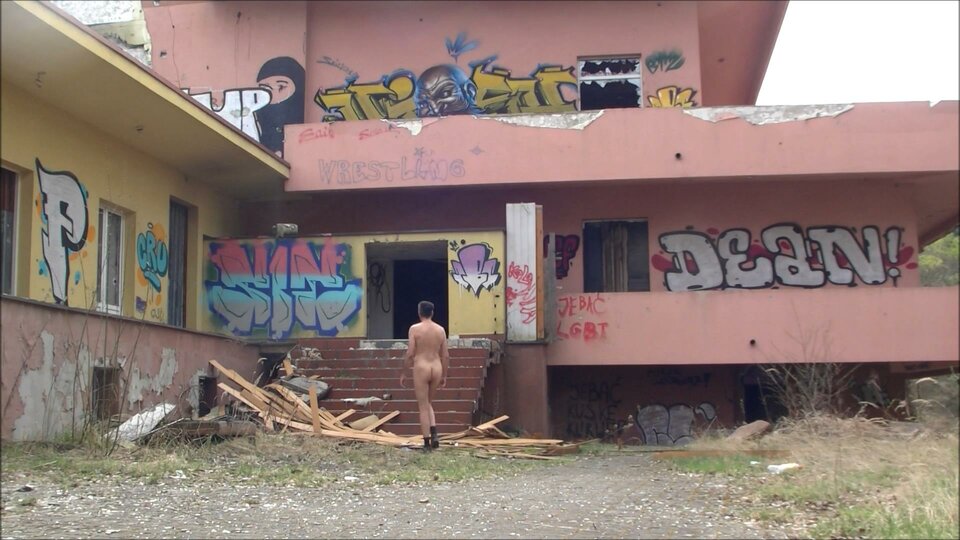 ROGOŹNIK - przy ruinach restauracji 20260412.mp4_snapshot_00.48 - Krzysztof_cfnm