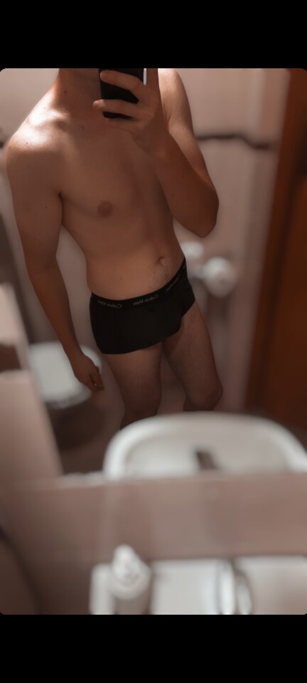 Screenshot_20260414_091514_Gallery.jpg - UniformRob