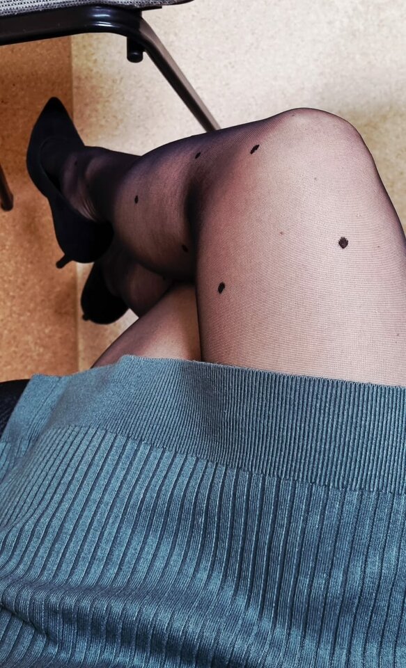 A tu trzeba w pracy siedziec... - atrakcyjni35