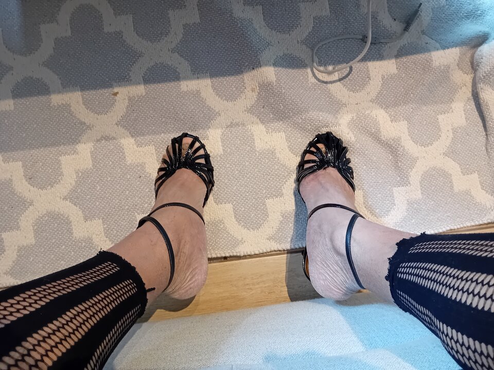 1000130249.jpg - lickemydick