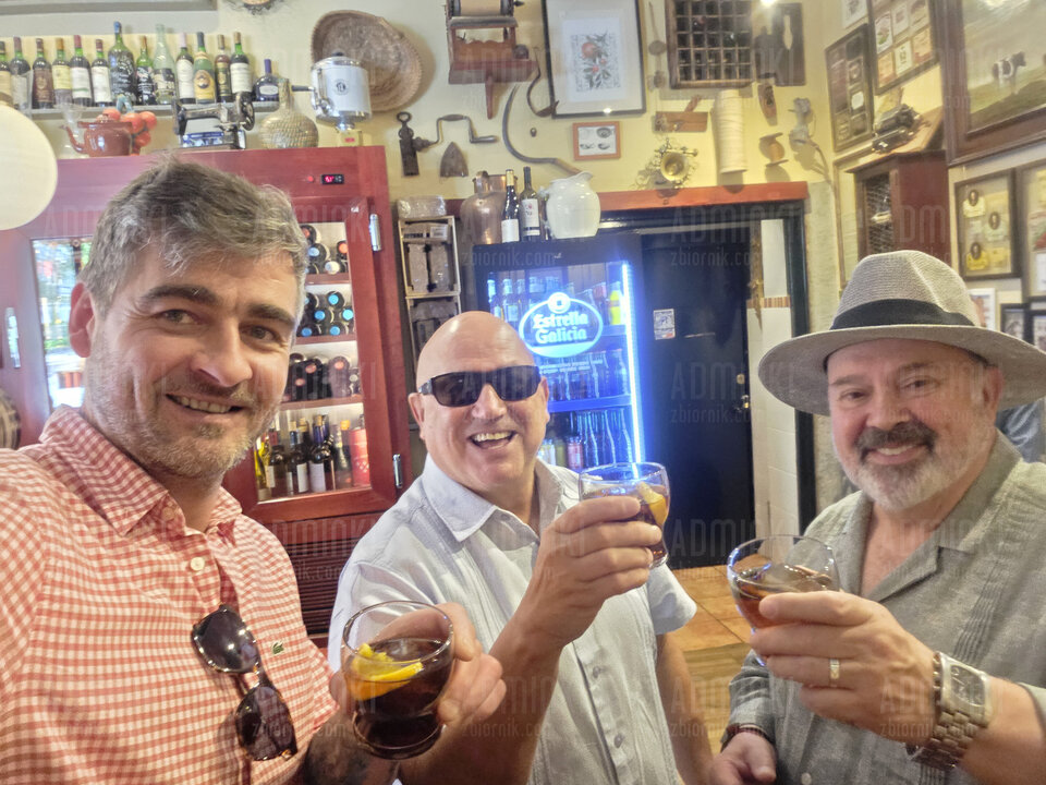 Wspaniałego wekenDZIKA🍷🇪🇦🌞❤️ - Adminki