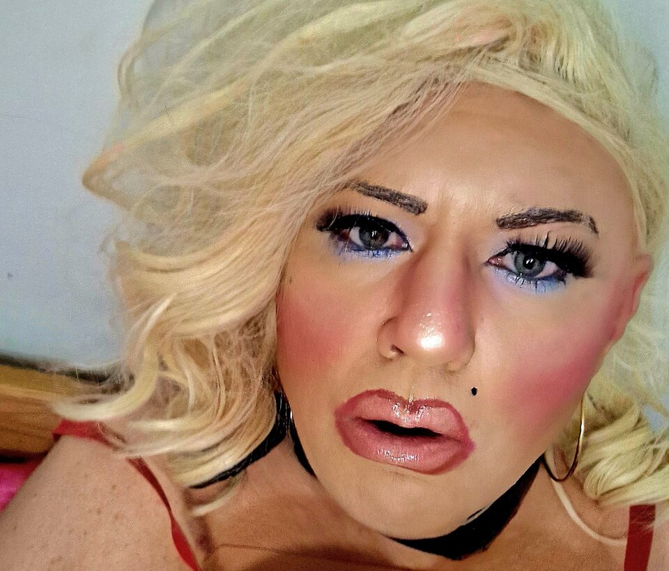 20260411_002314(1).jpg - LauraBlueVelvet