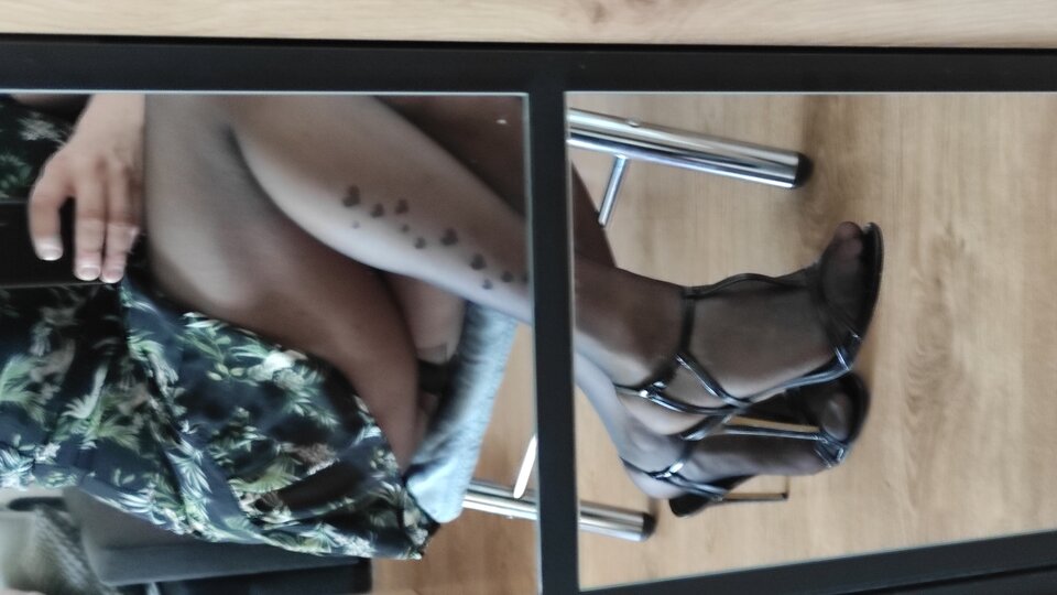 1000009673.jpg - HighHeelsPanty