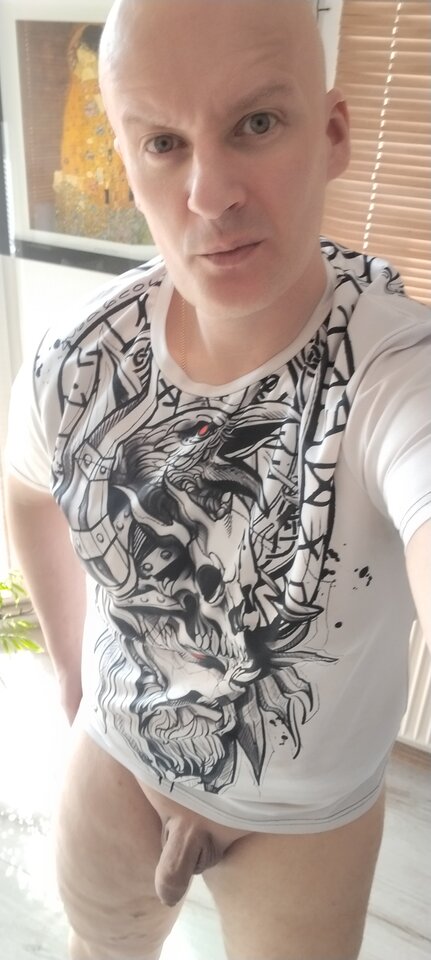 1000019832.jpg - StaryCzlowiekAMorze