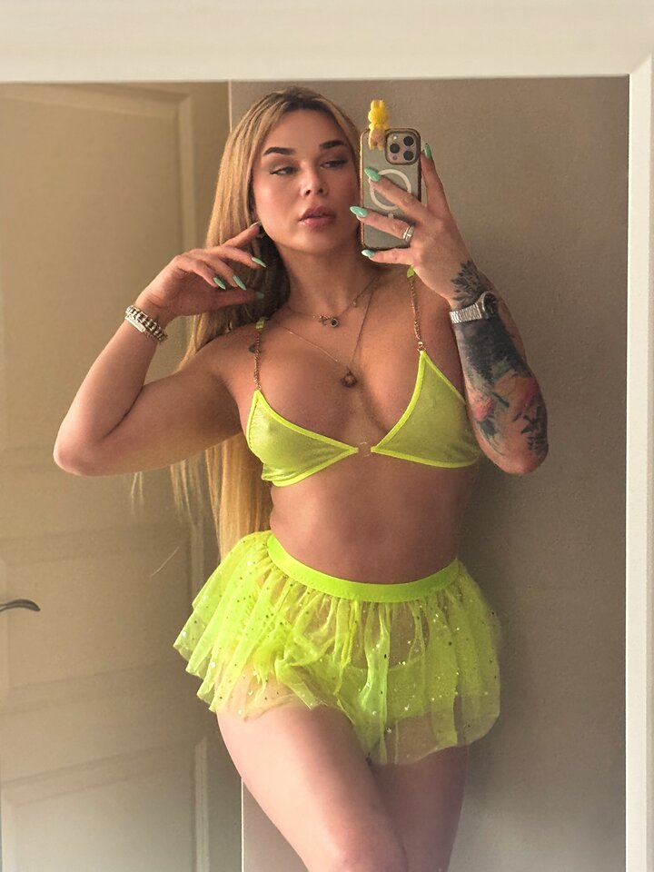 Facetune_21-04-2025-16-26-31.jpeg - Sharondillacoboxxl