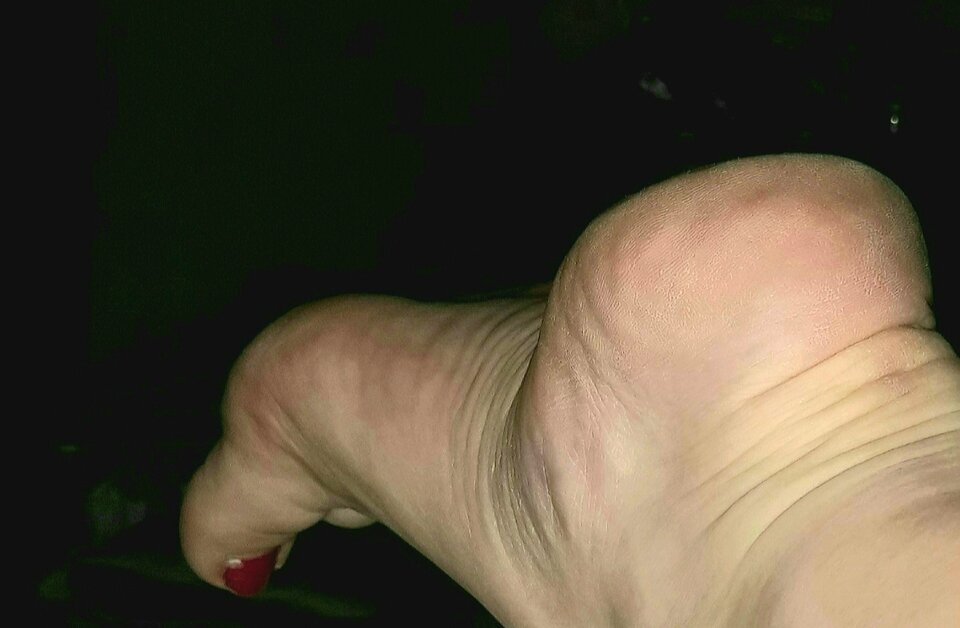 20260420_081713.jpg - 1Hot_wife_end_cuck1