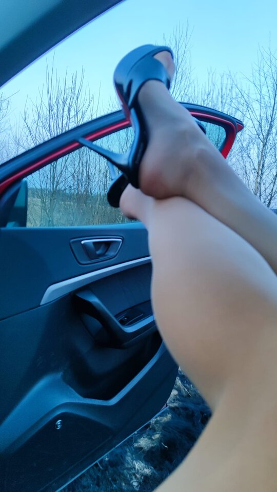 2b0f48d7-ff75-41d3-b4e0-505b53f81dfd.jpeg - Feet4YouCK