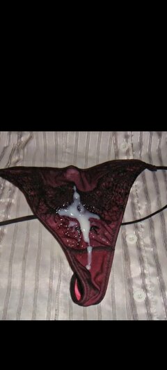 Żona zapomniała założyć do pracy. Może ktoś doleje.