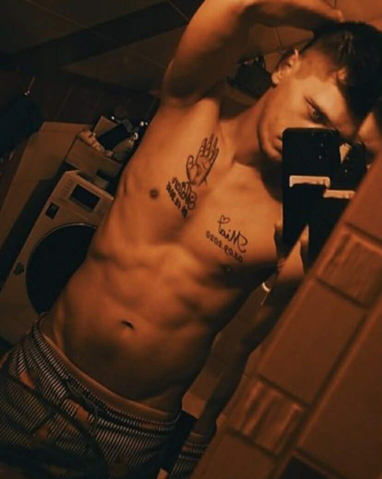 Messenger_creation_D70072FF-C184-4233-A515-434FD6BEDDC6.jpeg - Froog93