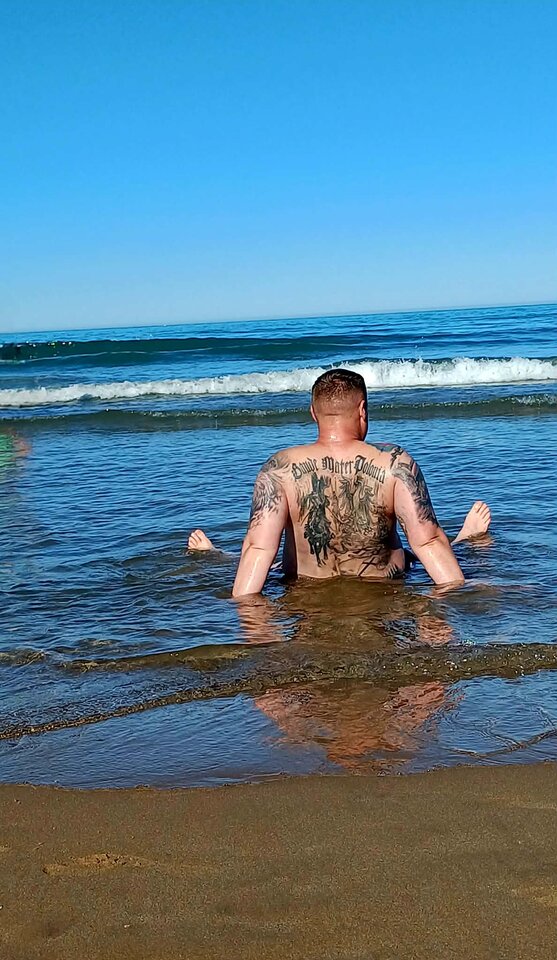 att.tE41pjD2L4awSITMHksh_9RjySNlvfvTGs5FvLlK-UE.jpeg - Uzz69