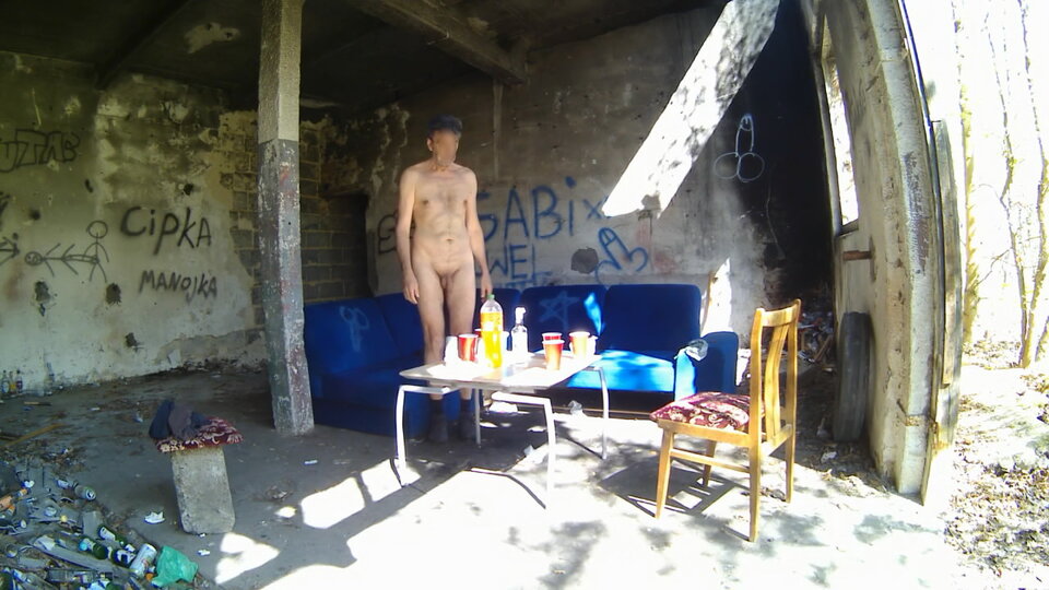 NAKŁO - stare garaże 20260423_1045.mp4_snapshot_00.40_[2026.04 - Krzysztof_cfnm